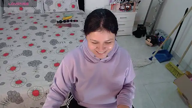 Snapshot of soniafuckboobs chatting on April 2026 01:52:02 PM soniafuckboobs online show from April 2026 01:52:02 PM