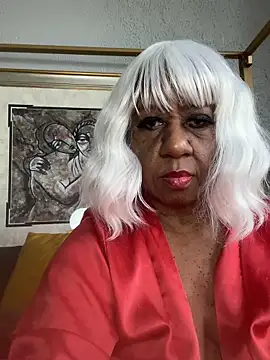 Snapshot of BreanaDivine chatting on April 2026 08:39:01 PM BreanaDivine online show from April 2026 08:39:01 PM