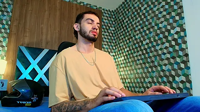 Michael magno online show from September 2025 10:28:01 AM