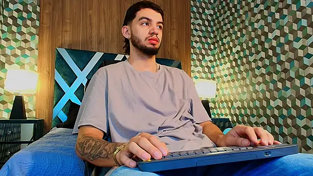 Michael magno online show from November 2025 05:12:01 PM