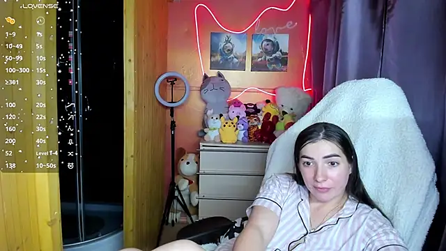 Snapshot of Fiery_Brunette_ chatting on October 2025 03:31:02 PM Fiery Brunette  online show from October 2025 03:31:02 PM