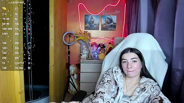 Fiery Brunette  online show from November 2025 09:32:02 AM