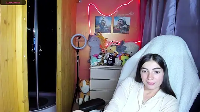 Snapshot of Fiery_Brunette_ chatting on May 2026 06:53:01 AM Fiery Brunette online show from May 2026 06:53:01 AM