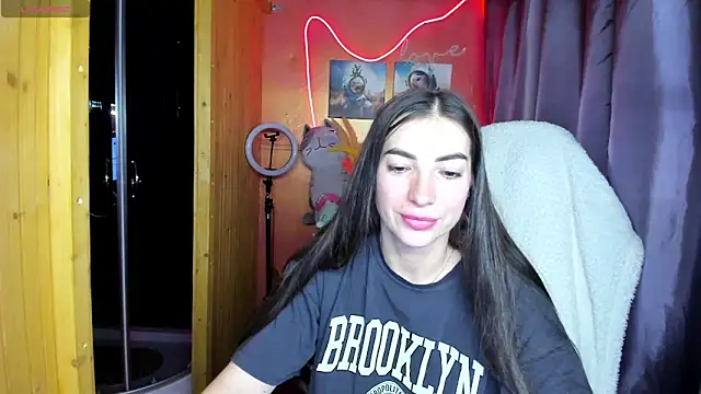 Snapshot of Fiery_Brunette_ chatting on June 2026 03:31:01 AM Fiery Brunette online show from June 2026 03:31:01 AM
