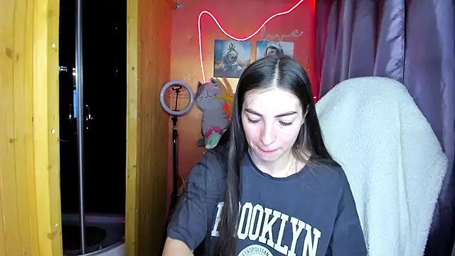 Snapshot of Fiery_Brunette_ chatting on June 2026 03:45:01 AM Fiery Brunette online show from June 2026 03:45:01 AM