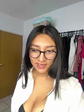 Snapshot of Sexyedith09 chatting on April 2026 06:13:02 PM Sexyedith09 online show from April 2026 06:13:02 PM