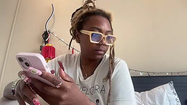 ChocolateCakeQueen online show from February 2025 08:31:02 PM