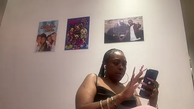 Snapshot of ChocolateCakeQueen chatting on May 2026 01:22:01 AM ChocolateCakeQueen online show from May 2026 01:22:01 AM