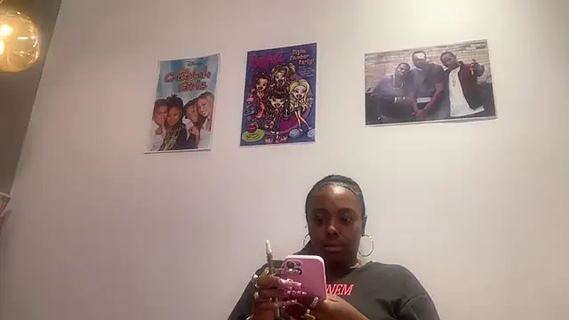 Snapshot of ChocolateCakeQueen chatting on June 2026 12:56:02 AM ChocolateCakeQueen online show from June 2026 12:56:02 AM