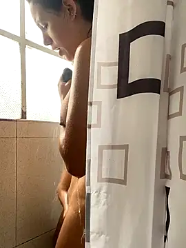 hannahb-e online show from December 2025 02:15:01 PM