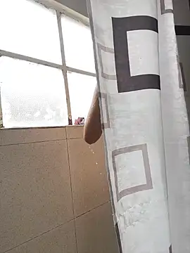 Snapshot of hannahb-e chatting on February 2026 03:50:02 PM hannahb-e online show from February 2026 03:50:02 PM