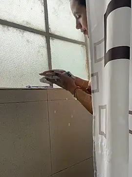 Snapshot of hannahb-e chatting on February 2026 08:04:01 PM hannahb-e online show from February 2026 08:04:01 PM