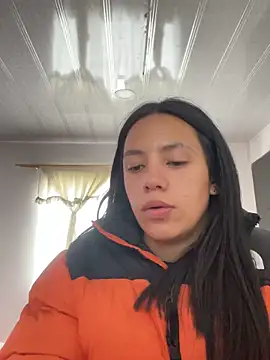 Snapshot of hannahb-e chatting on February 2026 04:58:01 PM hannahb-e online show from February 2026 04:58:01 PM