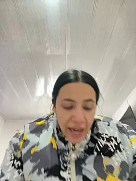 Snapshot of hannahb-e chatting on February 2026 03:19:01 PM hannahb-e online show from February 2026 03:19:01 PM