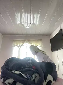 Snapshot of hannahb-e chatting on February 2026 01:10:01 PM hannahb-e online show from February 2026 01:10:01 PM