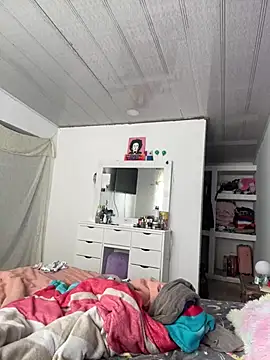 Snapshot of hannahb-e chatting on March 2026 01:02:01 PM hannahb-e online show from March 2026 01:02:01 PM