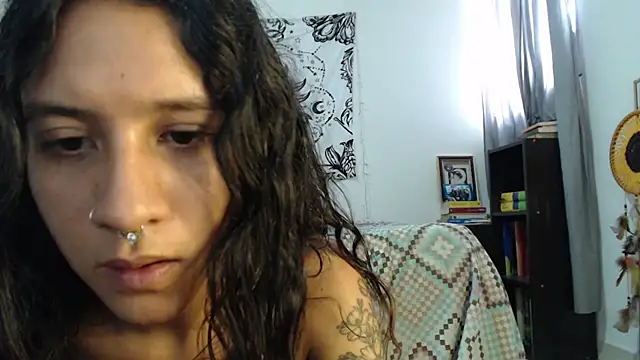 Snapshot of AlinaWoolf_ chatting on December 2024 04:49:02 PM AlinaWoolf  online show from December 2024 04:49:02 PM