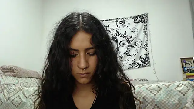 Snapshot of AlinaWoolf_ chatting on December 2024 04:33:02 AM AlinaWoolf  online show from December 2024 04:33:02 AM