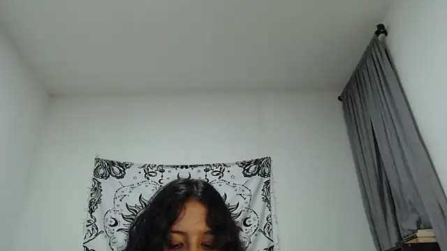 Snapshot of AlinaWoolf_ chatting on March 2025 04:45:02 AM AlinaWoolf  online show from March 2025 04:45:02 AM