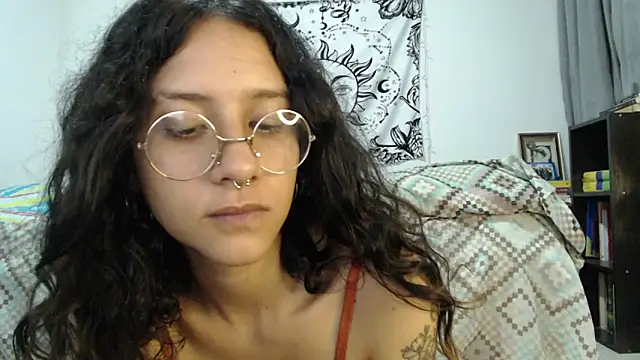 Snapshot of AlinaWoolf_ chatting on March 2025 07:49:02 AM AlinaWoolf  online show from March 2025 07:49:02 AM