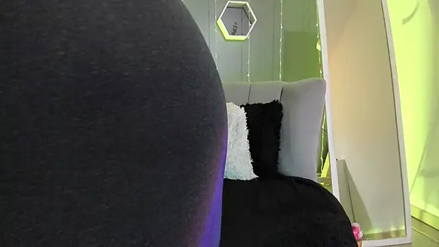 Sammy owens  online show from March 2025 06:54:02 PM