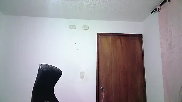 Snapshot of aineangeel chatting on October 2025 01:11:01 AM aineangeel online show from October 2025 01:11:01 AM