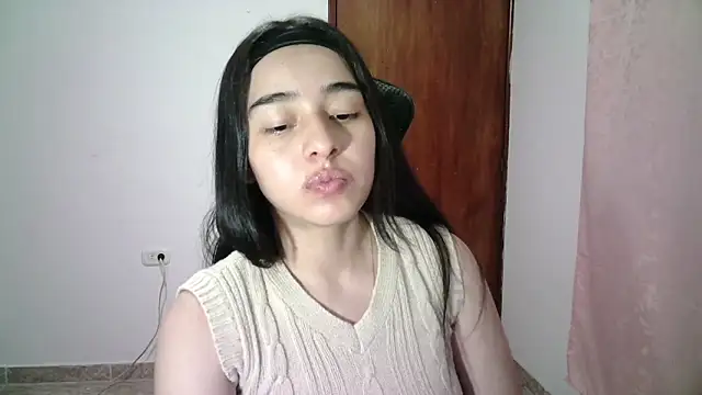 Snapshot of aineangeel chatting on October 2025 12:43:02 AM aineangeel online show from October 2025 12:43:02 AM