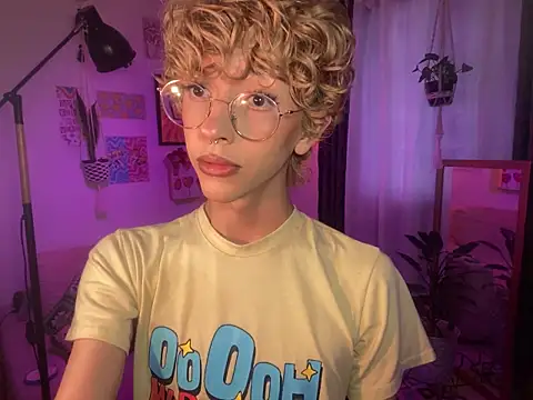 lyamthommpson online show from March 2026 07:39:01 PM