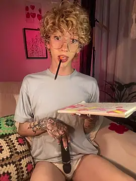 lyamthommpson online show from April 2026 12:00:01 AM