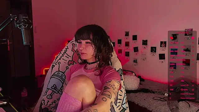 deadlysweet online show from December 2025 12:41:02 AM