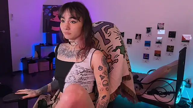 deadlysweet online show from May 2026 01:22:02 AM