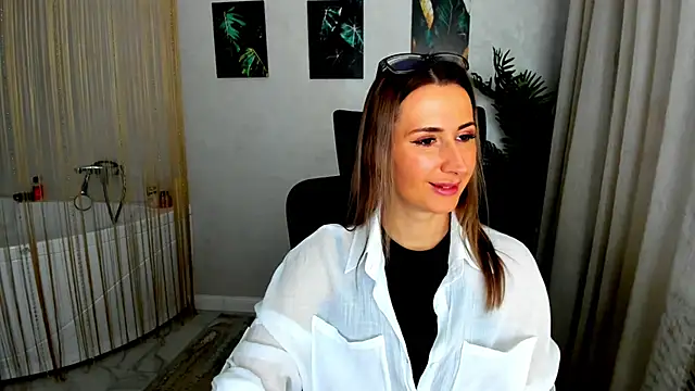 PassionGlow online show from November 2025 03:20:01 AM