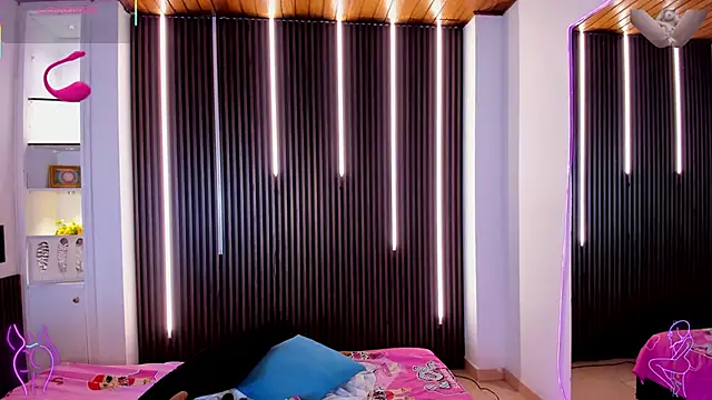 Snapshot of victoria_mooree chatting on February 2026 01:54:01 PM victoria mooree online show from February 2026 01:54:01 PM