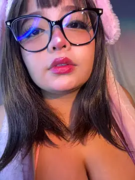 Snapshot of CharlotteMillers chatting on May 2026 04:10:02 AM CharlotteMillers online show from May 2026 04:10:02 AM