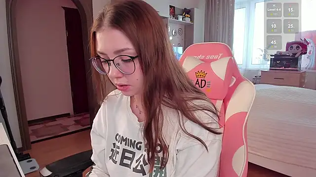 Snapshot of elisejays chatting on February 2025 09:53:02 AM elisejays online show from February 2025 09:53:02 AM