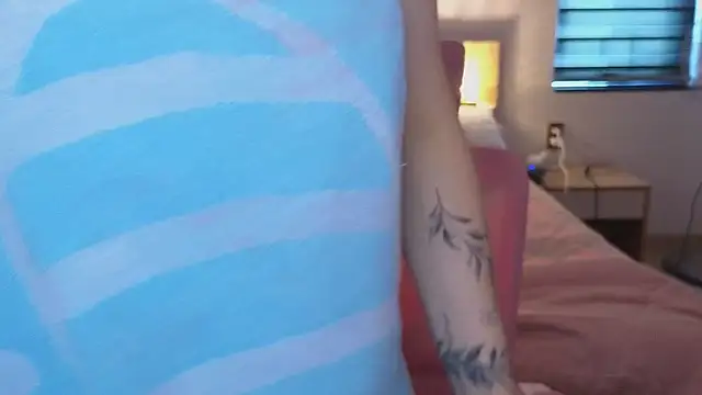 YasmineWest online show from April 2026 07:15:02 AM