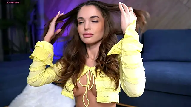 EsmeAinsley online show from December 2025 01:48:02 AM