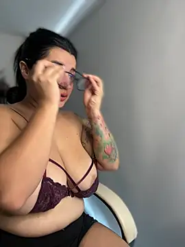 horny roomiess online show from March 2025 03:17:02 PM