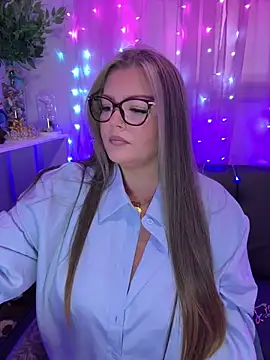 KikiBBW online show from November 2025 03:33:02 PM