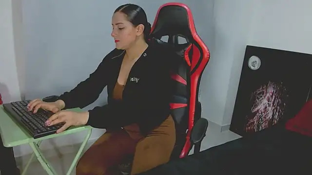 Noamartin  online show from April 2026 01:11:02 AM