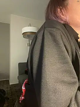 Snapshot of renegade_vyxxen chatting on December 2024 05:47:01 AM renegade vyxxen online show from December 2024 05:47:01 AM