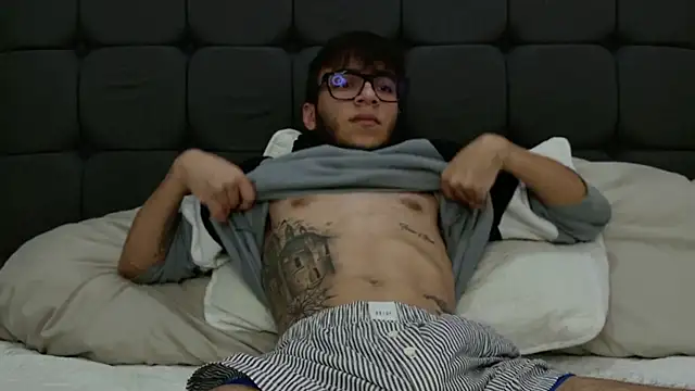 Snapshot of alejdrip chatting on March 2025 01:47:02 AM alejdrip online show from March 2025 01:47:02 AM