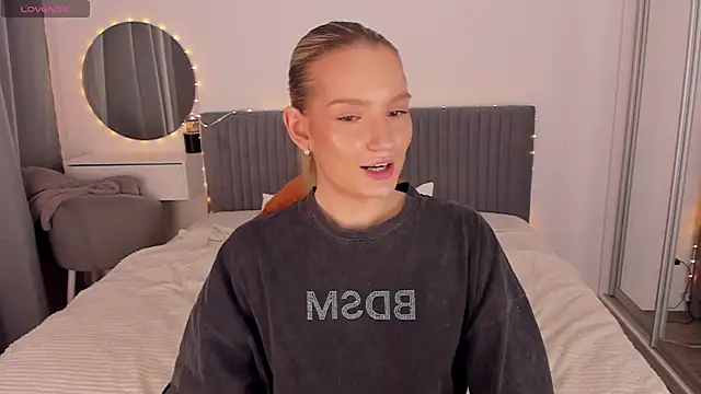 CassieRayss online show from April 2026 02:41:01 PM