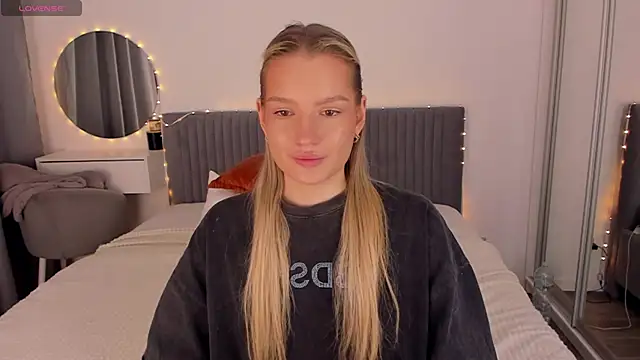 CassieRayss online show from April 2026 09:45:01 AM