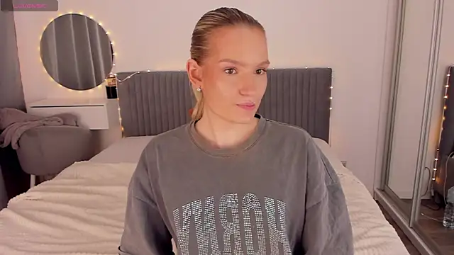 CassieRayss online show from April 2026 02:59:01 PM