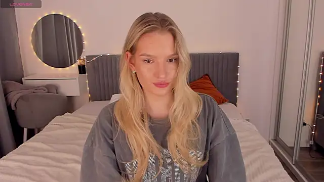 CassieRayss online show from April 2026 01:26:02 PM