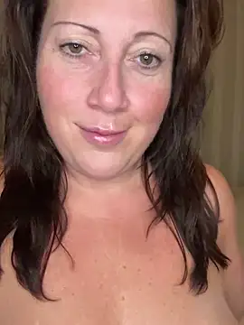Snapshot of xsexycurvymilf chatting on December 2024 03:17:01 PM xsexycurvymilf online show from December 2024 03:17:01 PM