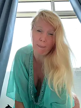 EmmaInLove23 online show from October 2025 02:01:01 AM