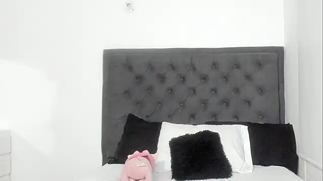 sara evans02 online show from March 2025 05:30:01 AM