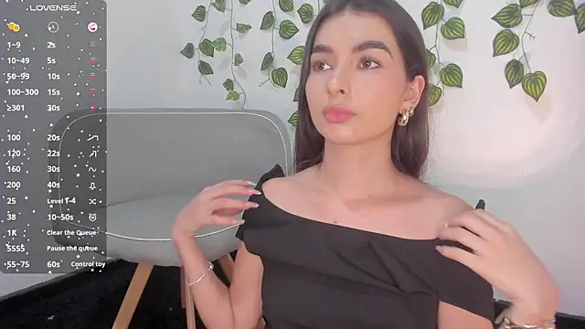 Coralinee 01 online show from December 2024 08:27:01 PM